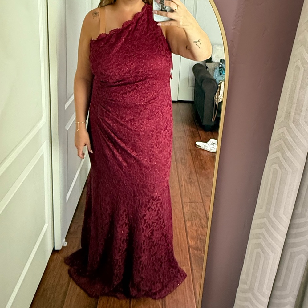 One-Shoulder Burgundy Lace Dress